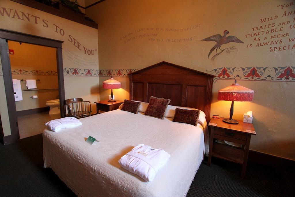 Mcmenamins Olympic Club Villa Centralia Dış mekan fotoğraf